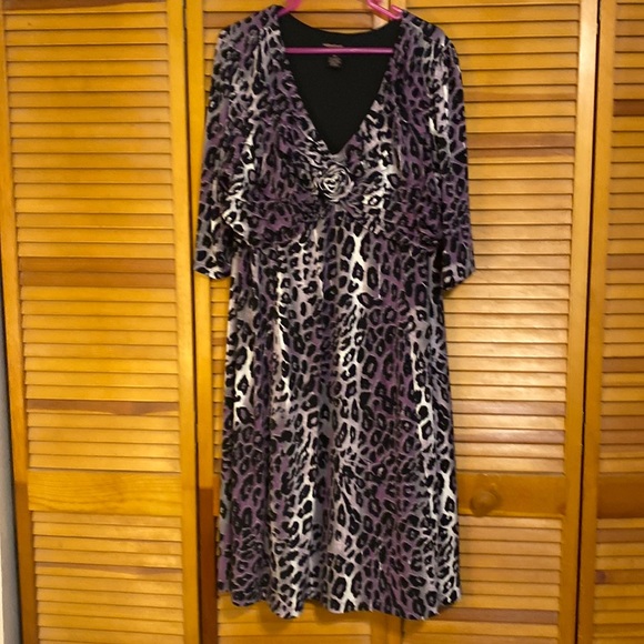 Signature by Robbie Bee Dresses & Skirts - Animal print flowing comfy dress